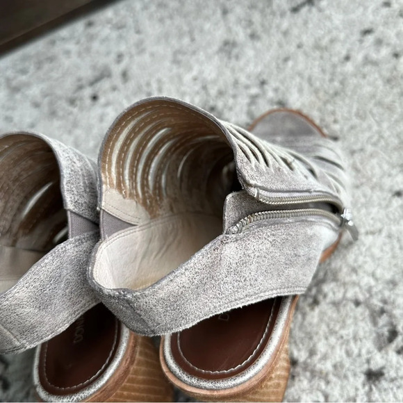 Donald J Pliner Caged Booties Kasia Light Beige Metallic- Women's Size 7.5 - Picture 12 of 16